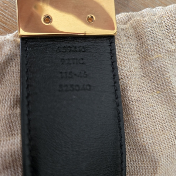 AUTHENTIC Gucci Black and Gold Men\'s Belt Size 115/46